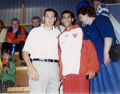 مع افضل لاعب في العالم ستيفن لوفكرين في بطولة الدول الأسكندنافية في السويد سنة 1999م 